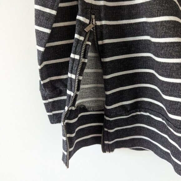 Danskin Striped Zip-Detail Long Sleeve Top - Black and White, Size XS Oversized - Picture 4 of 6
